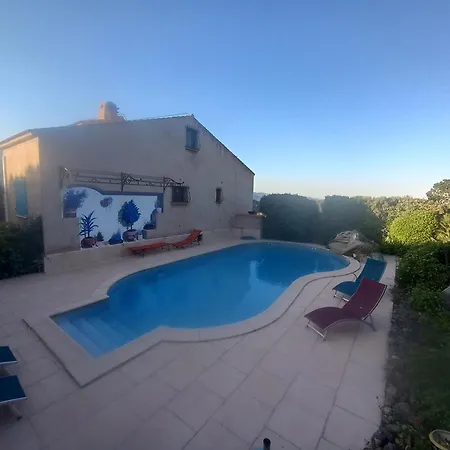 1 Piece 16 M2 Climatise 2 Personnes Piscine Partagee *